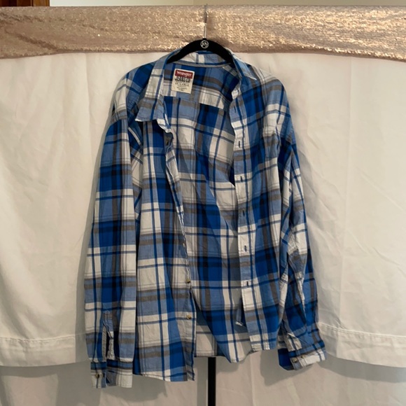 Wrangler button up - Picture 1 of 3